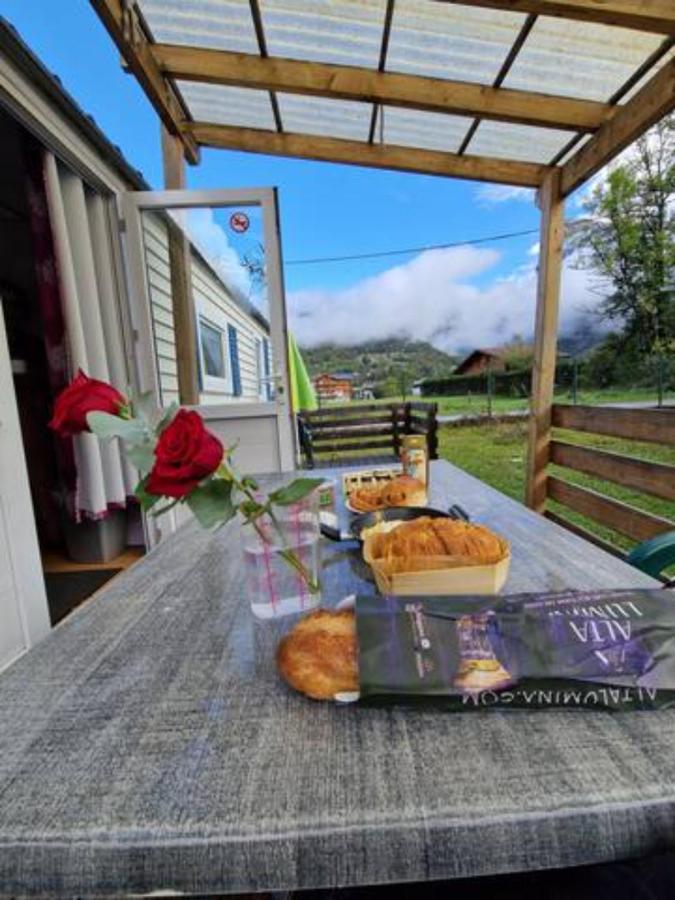 Charmant Mobilhome A 2 Pas Remontes Ski Samoens Ngoại thất bức ảnh